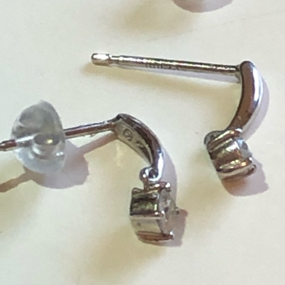 PLATINUM DIAMOND EARRINGS❤️ - Picture 7 of 11